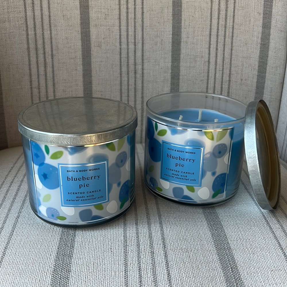 NWT Bundle of 2 Blueberry Pie Bath & Body Works Candles